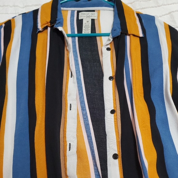 Button up Womens top - Picture 2 of 3